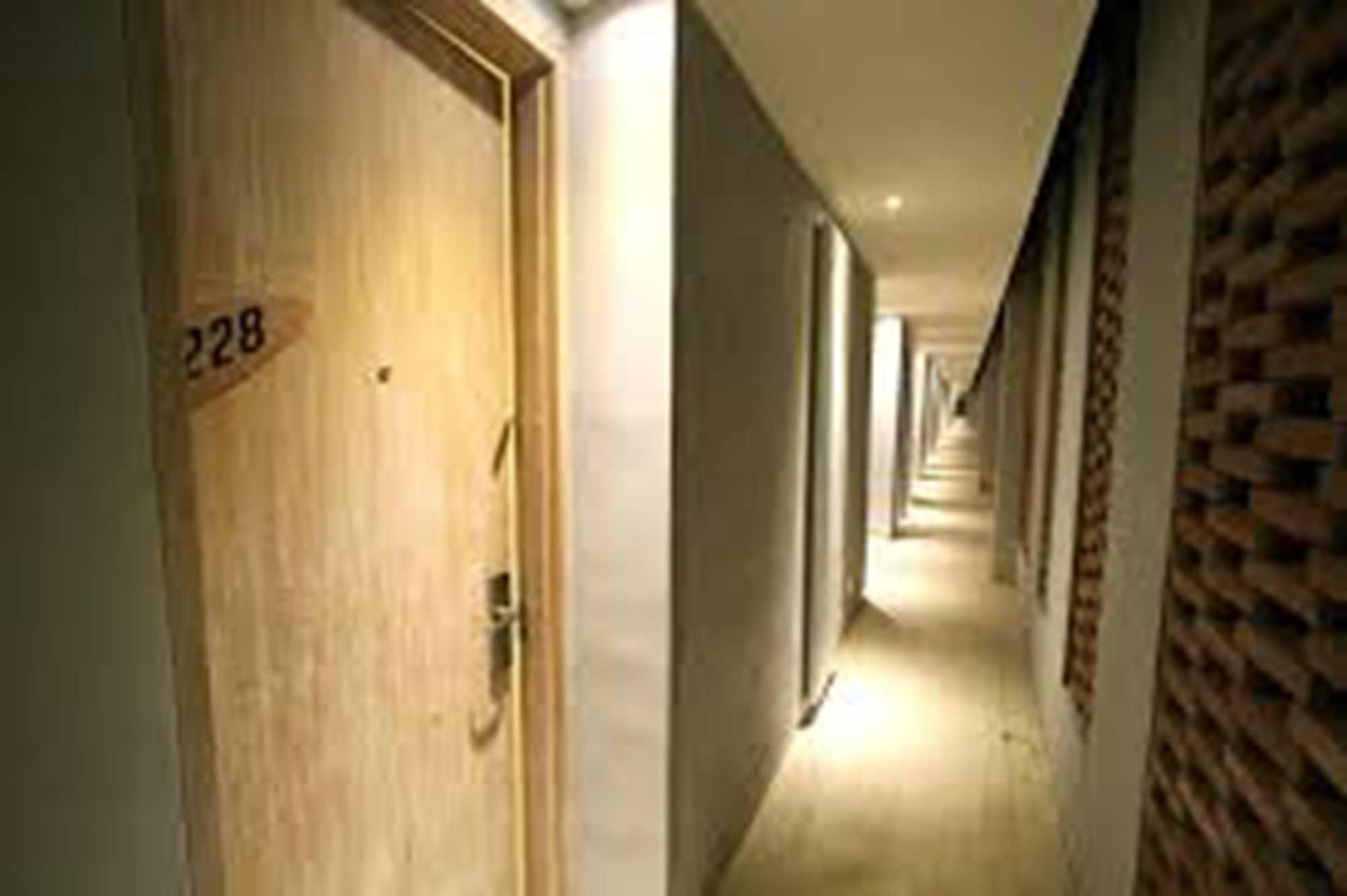 Frii Bali Echo Beach Canggu  Exterior photo